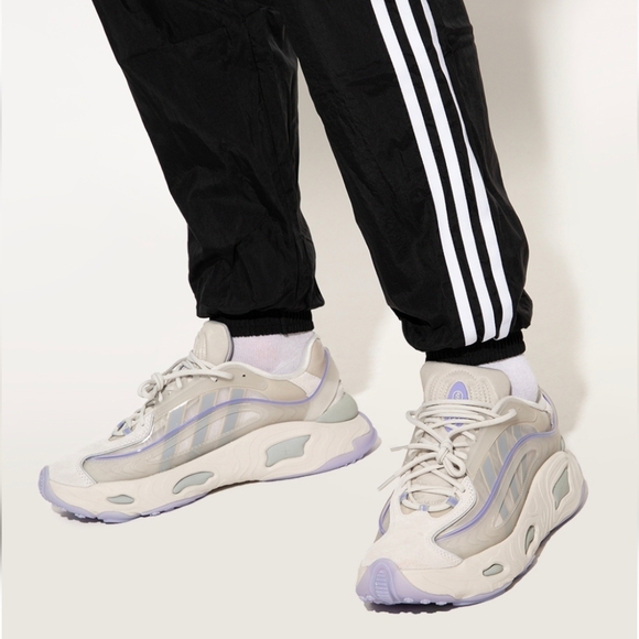 Adidas Men's Oznova Sneakers Size 11 - Picture 1 of 11